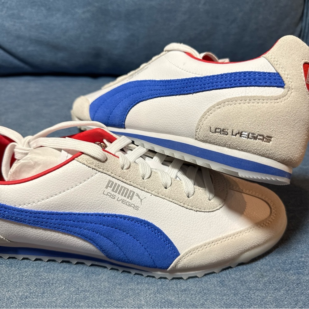 BNIB PUMA Women’s White and Blue Las Vegas Sneakers, size 9.5 - Picture 6 of 8